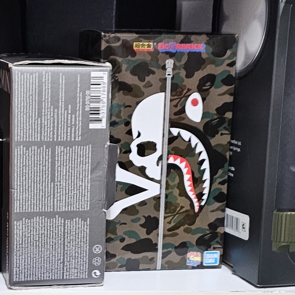 Bape Mastermind  Medicom Bearbrick, brand new deadstock - Picture 2 of 7